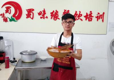 成都钵钵鸡学习哪里好?乐山钵钵鸡技术花季传媒官网下载