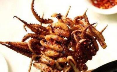 夜市小吃，铁板鱿鱼在家就可以做