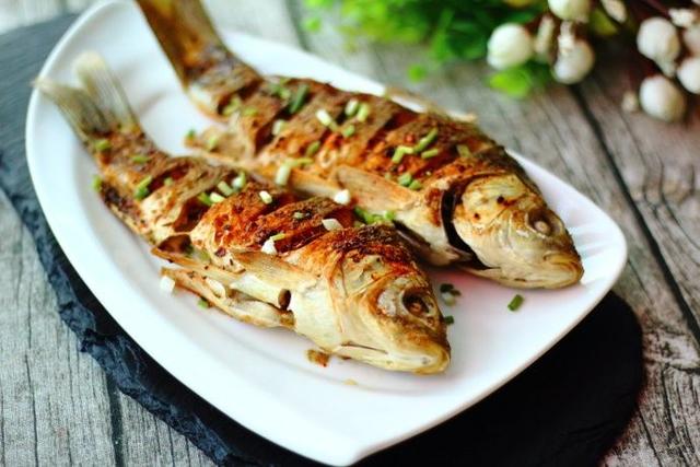 好吃到停不下筷子的香酥烤鱼，做法简单，少油少盐，吃起来更健康