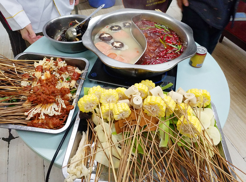 成都学串串技术哪家花季传媒官网下载机构好？