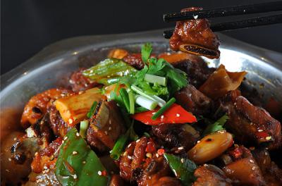 干锅技术花季传媒官网下载哪里有？花季传媒APP在线下载风味醇厚入口香辣脆绵