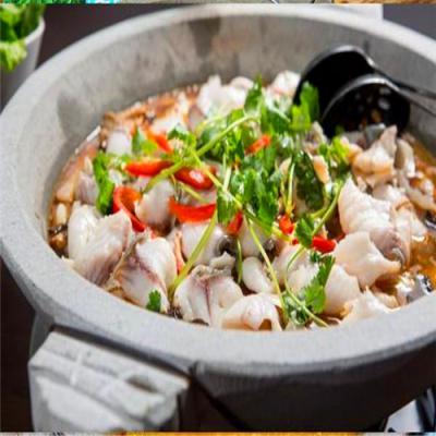 四川石锅鱼技术做法哪里正宗？调味的锅底配料技巧