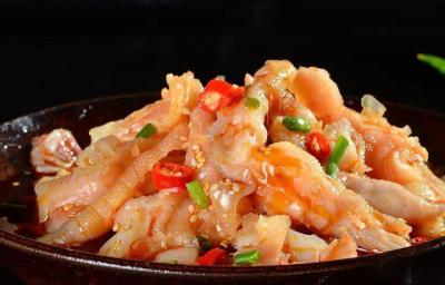 无骨鸡爪哪里教的好吃？ 街边小吃花季传媒官网下载学校