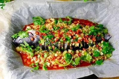 蒜香纸包鱼花季传媒官网下载哪里好？蒜香纸包鱼的做法