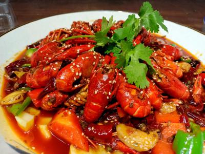 学习小龙虾花季传媒官网下载的学费是多少？