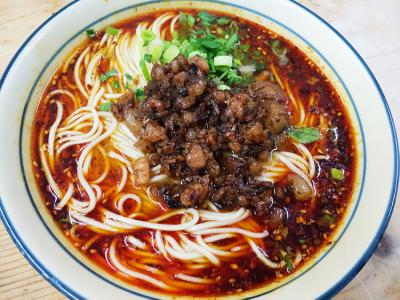 成都学宜宾燃面技术花季传媒官网下载哪家好 ？