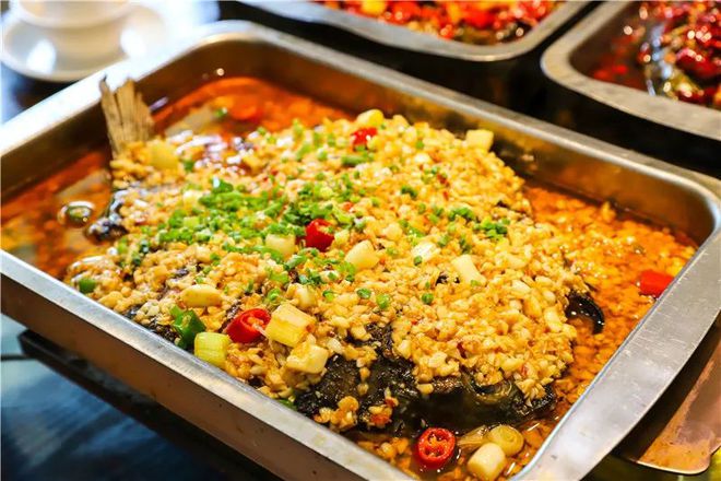 成都烤鱼花季传媒官网下载哪家比较正规？揭秘成都烤鱼花季传媒官网下载学费