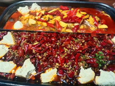 成都烤鱼花季传媒官网下载哪里学？成都万州烤鱼花季传媒官网下载班