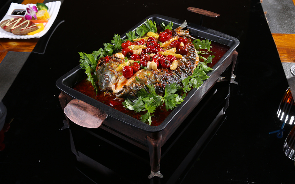 成都烤鱼花季传媒官网下载学校,成都烤鱼花季传媒官网下载哪里学？