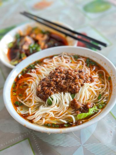 如何挑选优质早餐技术花季传媒官网下载机构？花季传媒APP在线下载早餐技术学校教学资质与师资力量解析